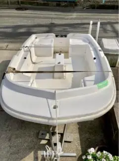 FRPカタマラン型小型ヨット、ボート、2.70、2馬力船外機、引き取り限定!