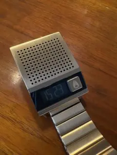 nxw15 NIXON ニクソン デジタル腕時計 DORK TOO silver NIXON（ニクソン）の「THE DORK TOO（デジタル腕時計）」 - WEAR
