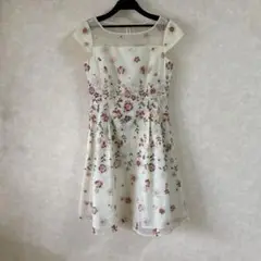 TOCCA ❁ 刺繍ドレス 0 オフホワイト×レッド