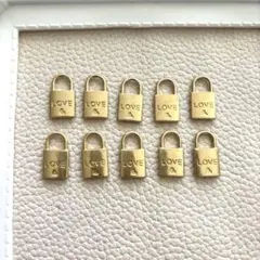 チャーム　錠　LOVE