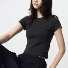 UNIQLOブラック 半袖Tシャツ