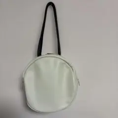 ikot ショルダーバッグ　白