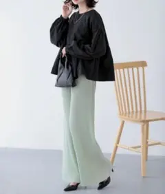 ミント プリーツパンツ　プリーツ　ワイドパンツ サンフラワー