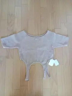 トップス　肩だし　ガーター