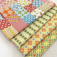 綿プリント　レトロポップ　ハギレ　4枚セット