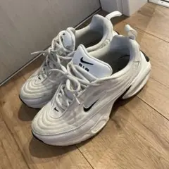 NIKE スニーカー