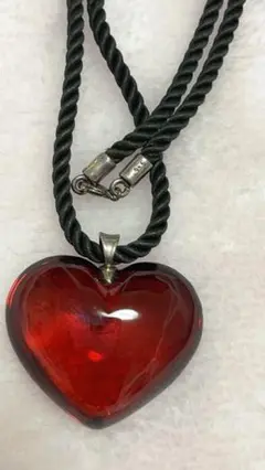 バカラ グラムール ネックレス レッド