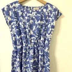 テチチ　Te chi chi ワンピース　青　白　花柄
