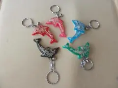 ＜キーホルダー＞八重山　竹富島　星の砂キーホルダー（イルカ型？５色セット）