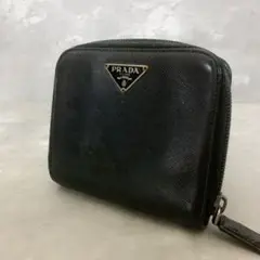 プラダ 折り財布 三角プレート ラウンドファスナー サフィアーノ 黒