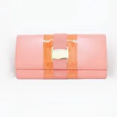 サルバトーレフェラガモ 長財布 ヴァラ