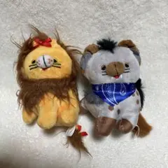 ぺろんと陽気な肉食獣のぬいぐるみ　2点