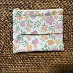 ハンドメイド　リバティラミネートティッシュケース付きポーチ　エデナム