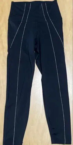 Nike yoga 黒トレーニングパンツ　Mサイズ