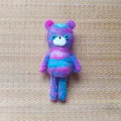 羊毛フェルト クマのぬいぐるみ ニードル　くま　ハンドメイド　マーブル