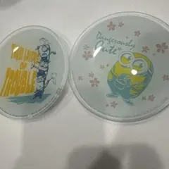 ミニオン　ガラス　2枚
