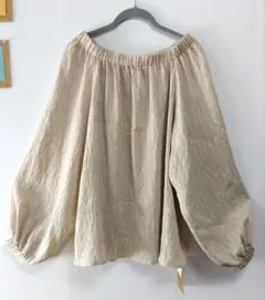 新品未使用gossara オフショルダー バルーン袖 シャツ ベージュ　ゴサラ