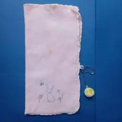 ウサギと花の刺繍タオルポーチ（ピンク）ハンカチポーチ