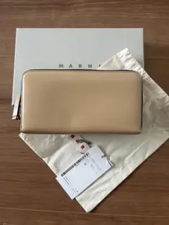 MARNI ベージュ レザー エナメル長財布