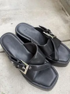 Riu Embossed sole sandals L
