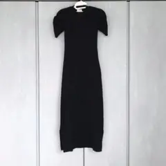 バックオープンパフスリーブニットワンピース