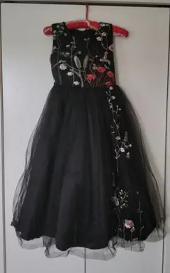 【セール】キッズ 黒の刺繍フォーマルドレス 150cm