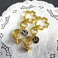 Item thumbnail for item a1026132-65e9-4c03-85a4-fc2ea8e43e9e