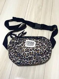 FREDRIK PACKERSボディバッグ(レオパード)
