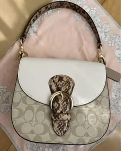 新品 パイソン柄 COACHショルダーバッグ2way