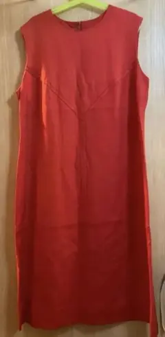 【美品】ノースリーブワンピース　赤色　M 高級感あり