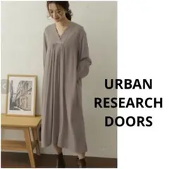 URBAN RESEARCH DOORS フロントギャザ-Vネックワンピース