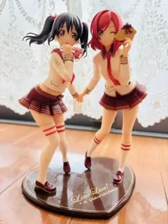 矢澤にこ&西木野真姫 バレンタイン編 1/7 完成品フィギュア 8/28まで出品 矢澤にこ＆西木野真姫 バレンタイン編 (フィギュア) - ホビー