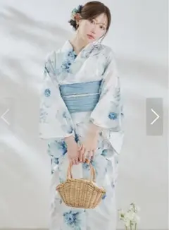 ブルーグレイニュアンスフラワー浴衣　【浴衣本体と帯のみ】