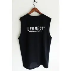 完売品　TURN ME ON 定番ロゴ水陸両用ノースリーブ TEE BLACK