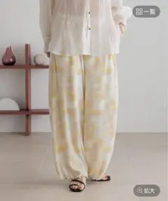 ローリーズファーム　シャイニープリーツイージーパンツ