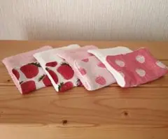 いちご　ミニハンカチ　ハーフハンカチ　4枚