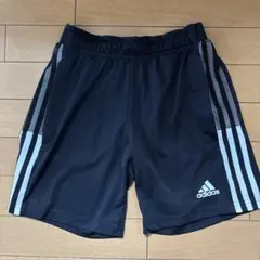アディダスadidas ハーフパンツ　150㎝