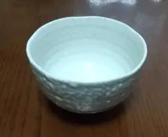 白い陶器のボウル 直径約10cm