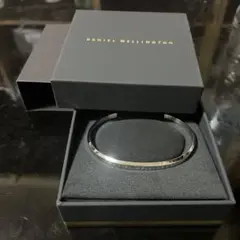 ダニエルウェリントン バングル