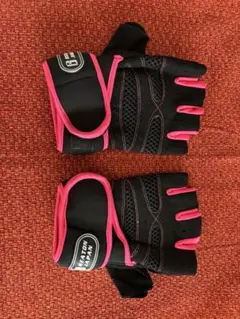 フィンガーレス ウエイトトレーニンググローブ 黒とピンク