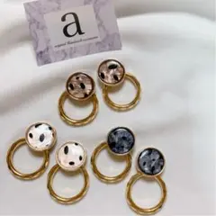 2240-1 ホワイト☺︎ダルメシアン柄シェル風ゴールドピアス×太めフープ☺︎