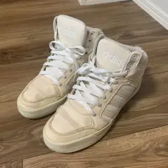 adidas ピンクホワイト ハイカットスニーカー
