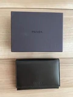PRADA 二つ折り 財布 ブラウン コンパクト ほぼ未使用
