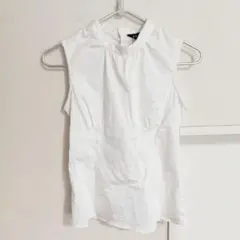 ノースリーブ ストレッチ素材 上品なバックボタンブラウス 白 S
