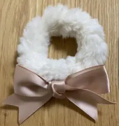 ② インテリア雑貨？リボンファーシュシュ？リボン付きヘアゴム？クリスマスリース？