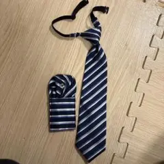 子供用ネクタイ ストライプ　美品
