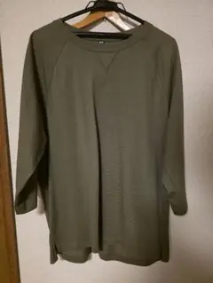 ユニクロ　オーバーサイズTシャツ　（７分袖）Olive　Lサイズ
