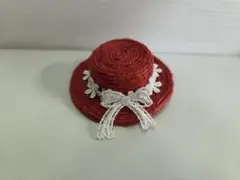 赤いミニ帽子　ブローチ