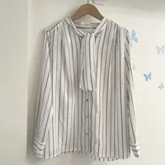15 【11】ANCHOR WOMAN ボウタイ　ブラウス ストライプ