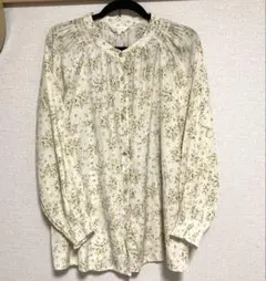 グローブ　花柄ブラウス　Mサイズ